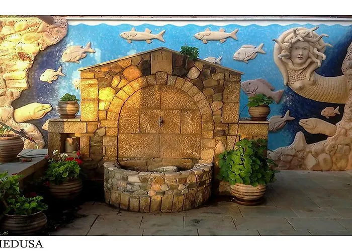 Medusa Gorgon Villa Develíkia