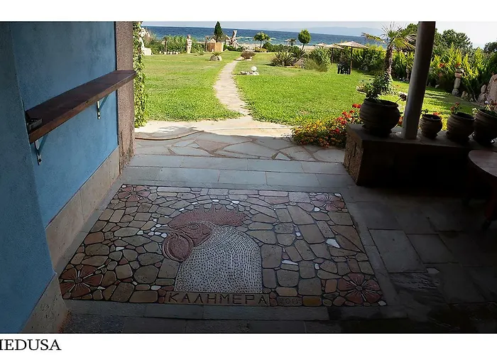 Medusa Gorgon Villa Develíkia